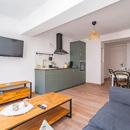 Jeroboam Fauvette, Bel Hyper Centre Επερνέ