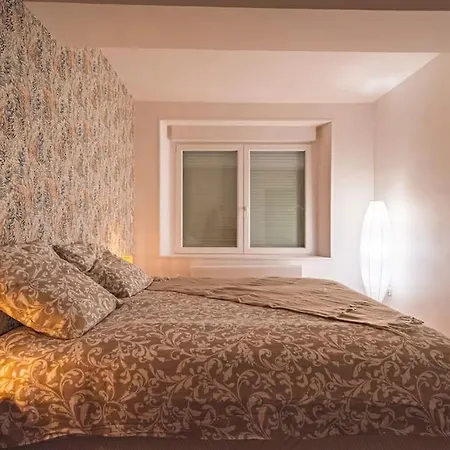 Jeroboam Fauvette, Bel Hyper Centre Διαμέρισμα Επερνέ